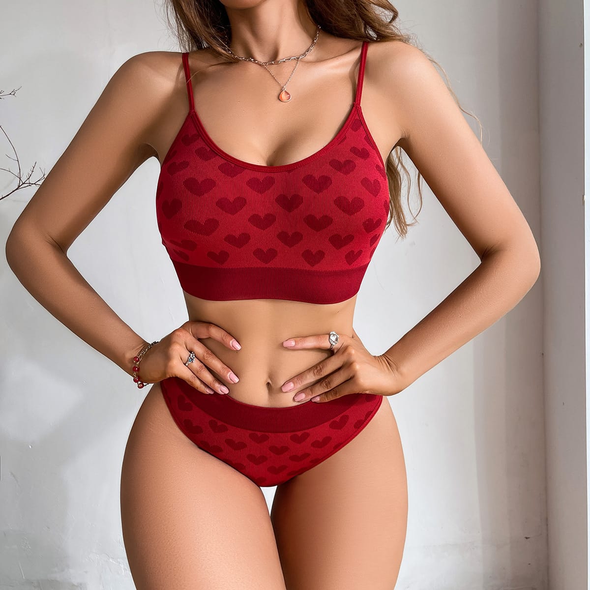 ZENGTOU Women's Seamless Bra Set Low Waist Love Sports Bra Set Sweat-absorbing and Breathable Underwear Set